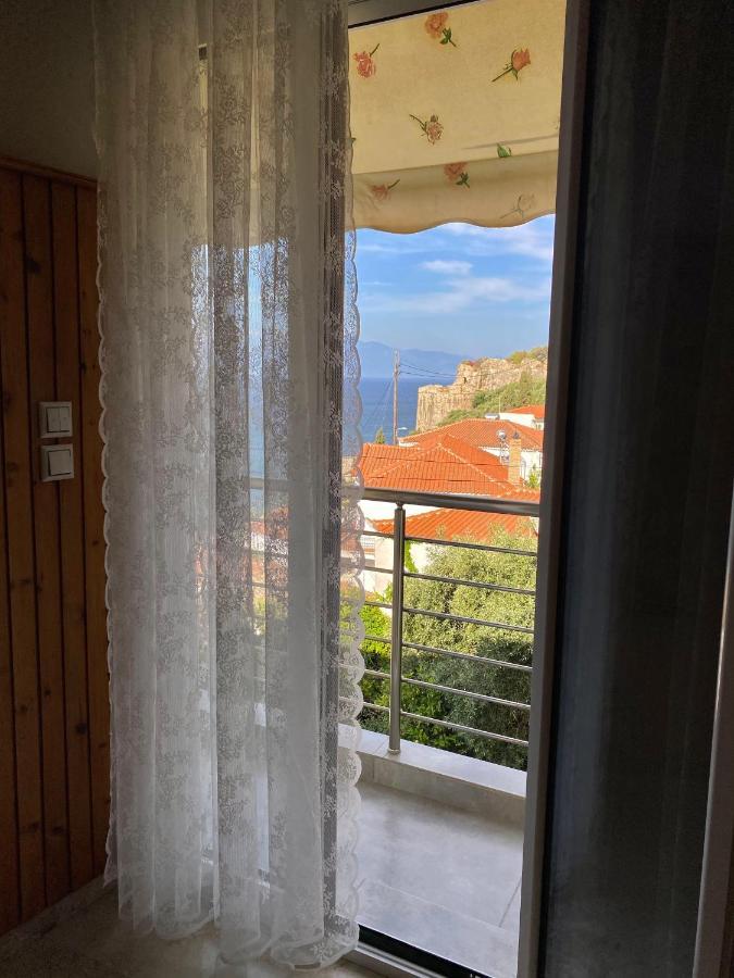 Blu Blu Apartment With Castle View Koroni  Luaran gambar